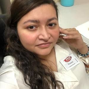 Meet your Posher, Roxana